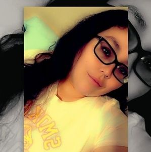 Meet your Posher, Raquel